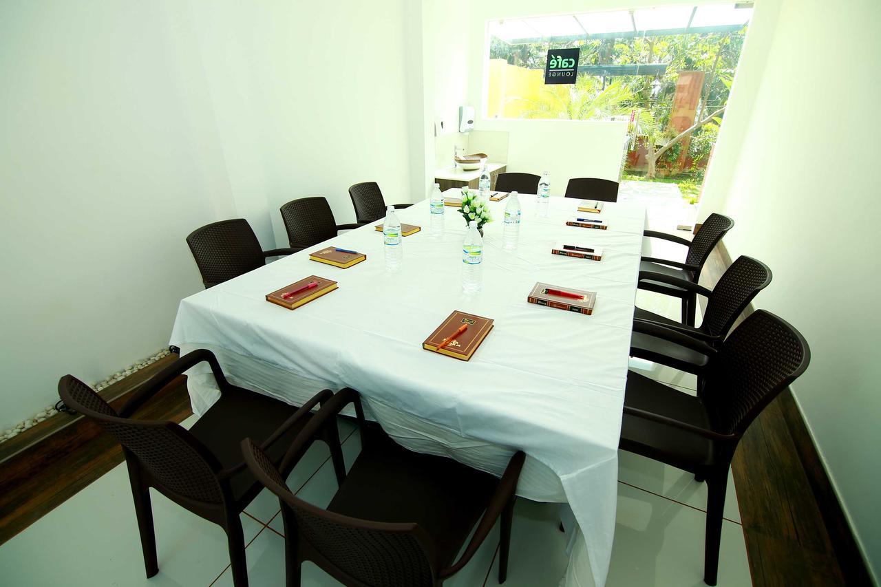 Silver Storm Resort Athirappilly Luaran gambar